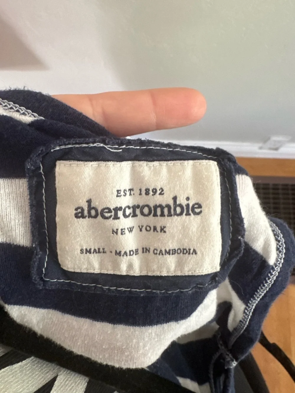 SOLD Vintage Abercrombie Striped Navy & White Tank Top - Picture 4 of 6